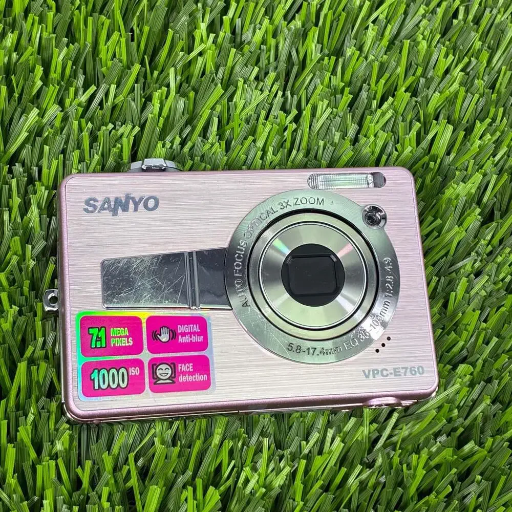 Sanyo VPC-E760 7.1MP Pink Compact Digital Camera with Battery, Charger, and Memo